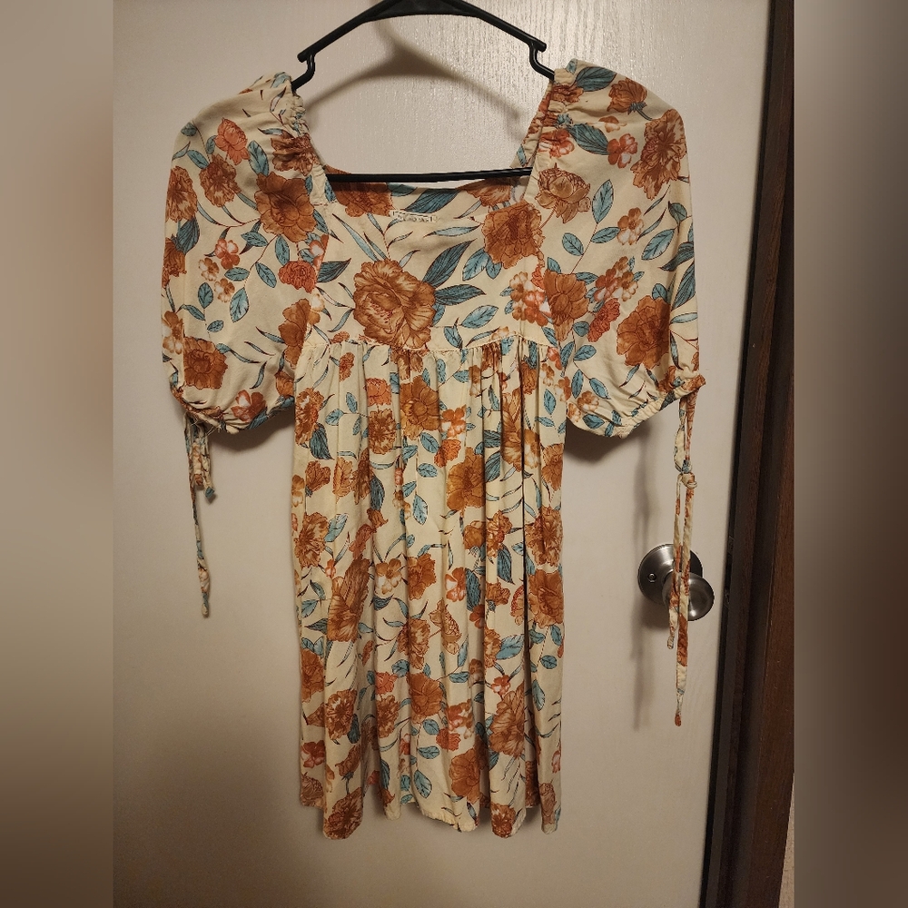 NWOT Hayden Los Angeles Dress Floral Boho Babydoll Puff Tie Sleeves Pockets S